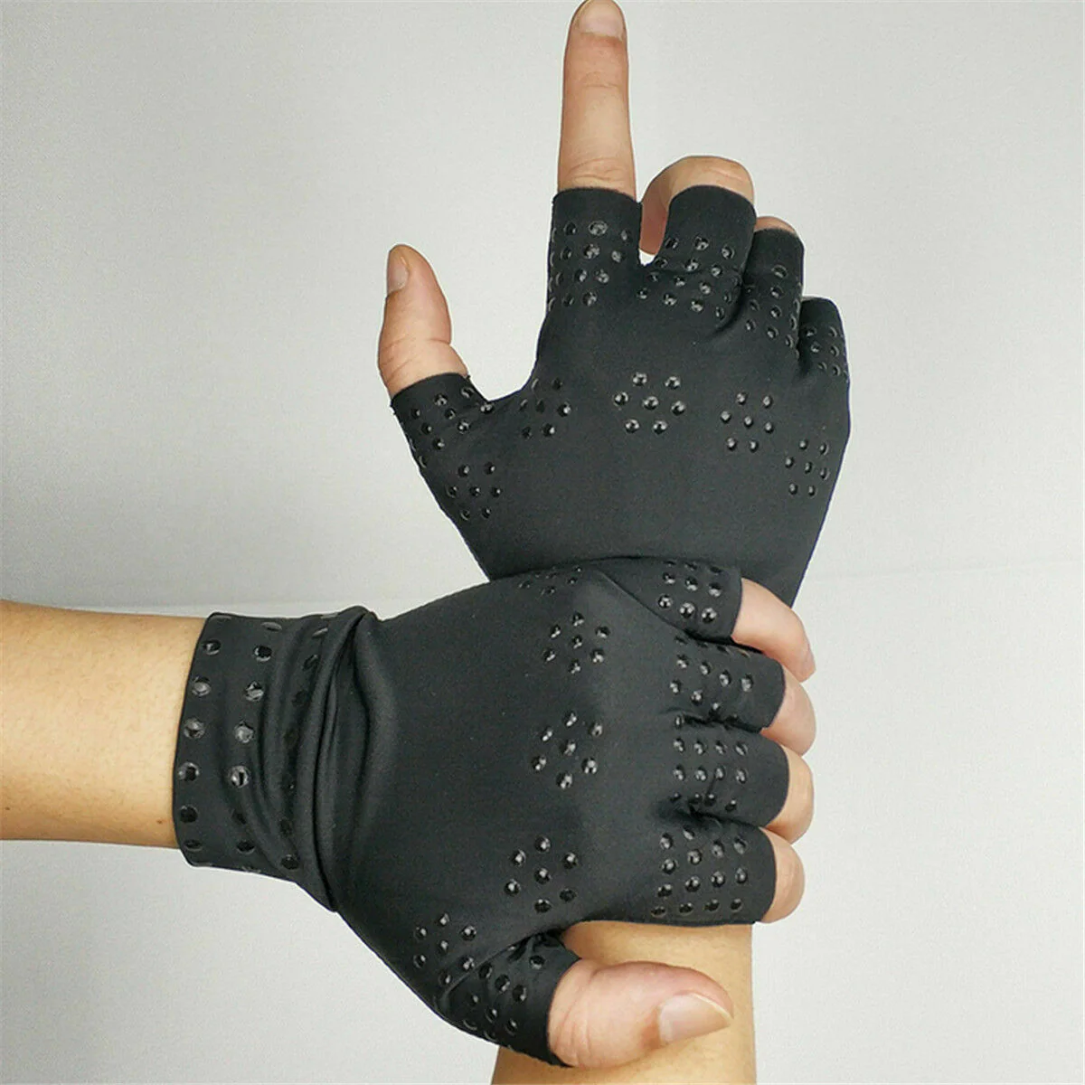 Magnetic Gloves for Arthritis - Image 3