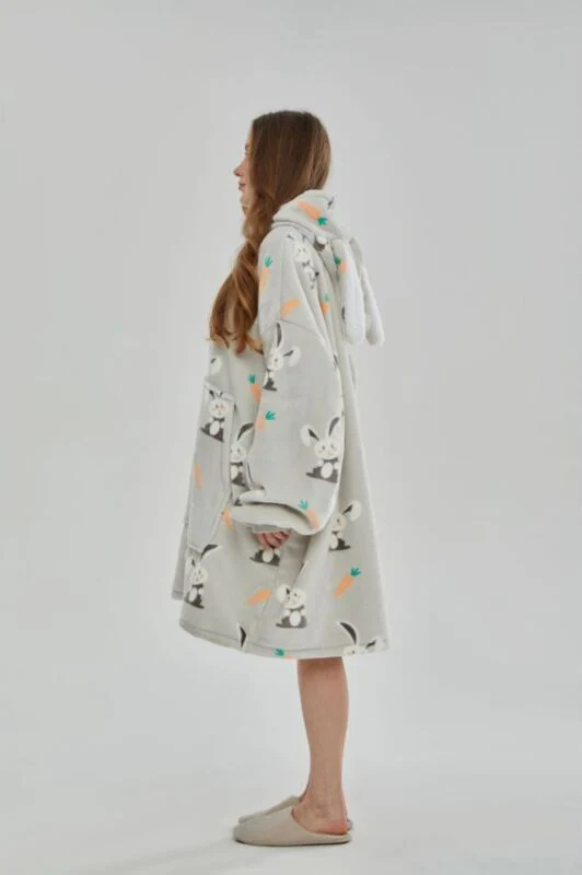 Oversized Winter Hoodie Blanket - Image 12