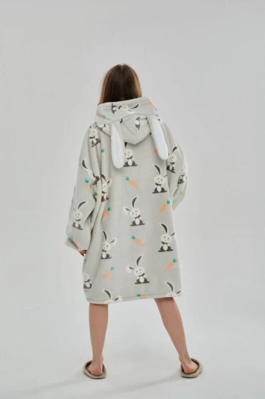 Oversized Winter Hoodie Blanket - Image 13