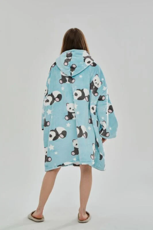 Oversized Winter Hoodie Blanket - Image 4