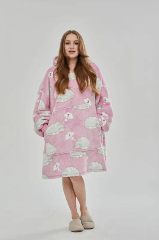 Oversized Winter Hoodie Blanket - Image 8