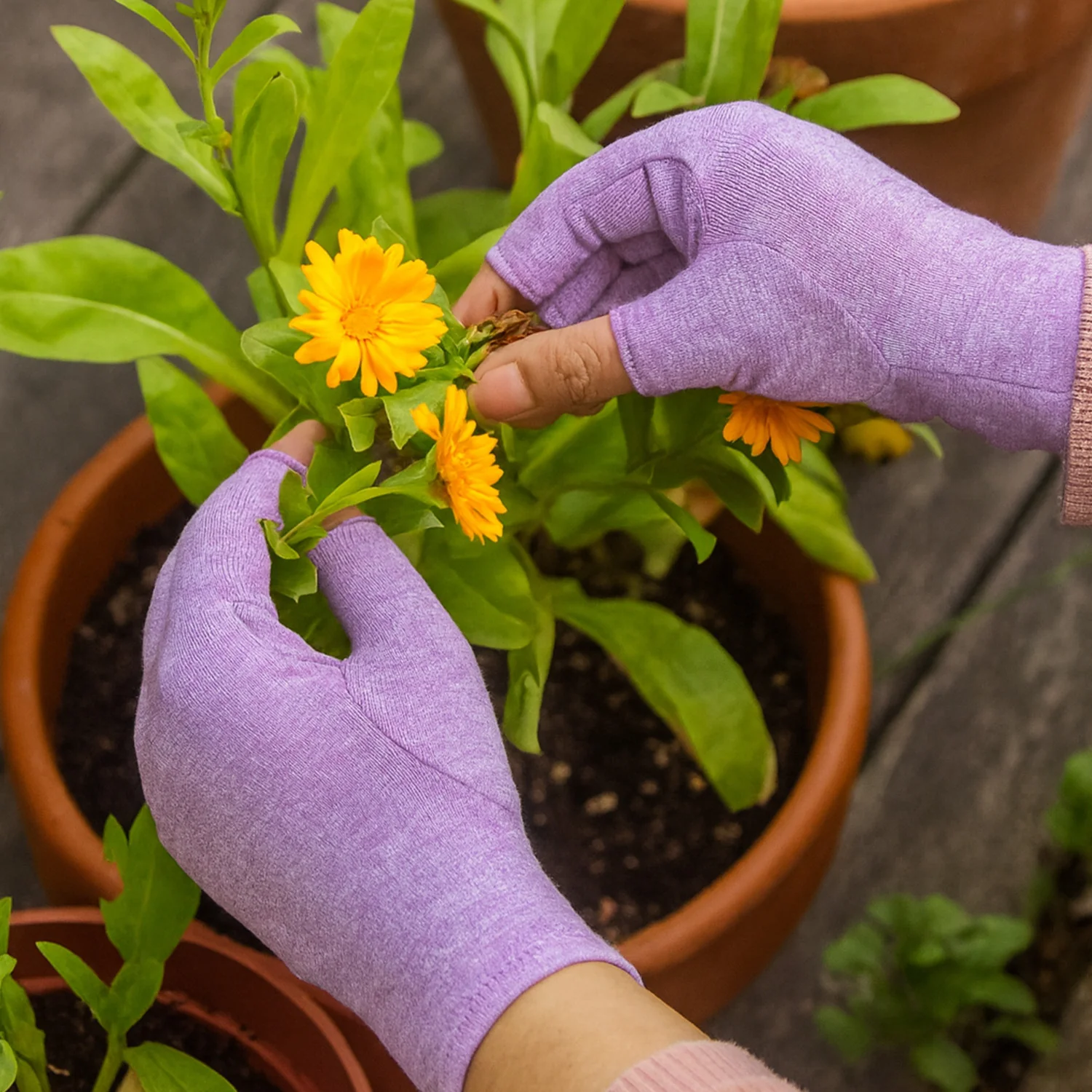 Pain Relief Therapeutic Heat Gloves - Image 6
